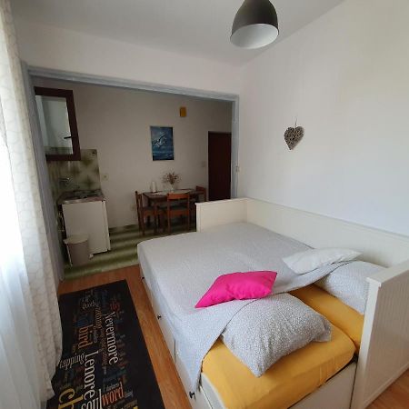 Aenona Sunny Apartment Vrsi Esterno foto