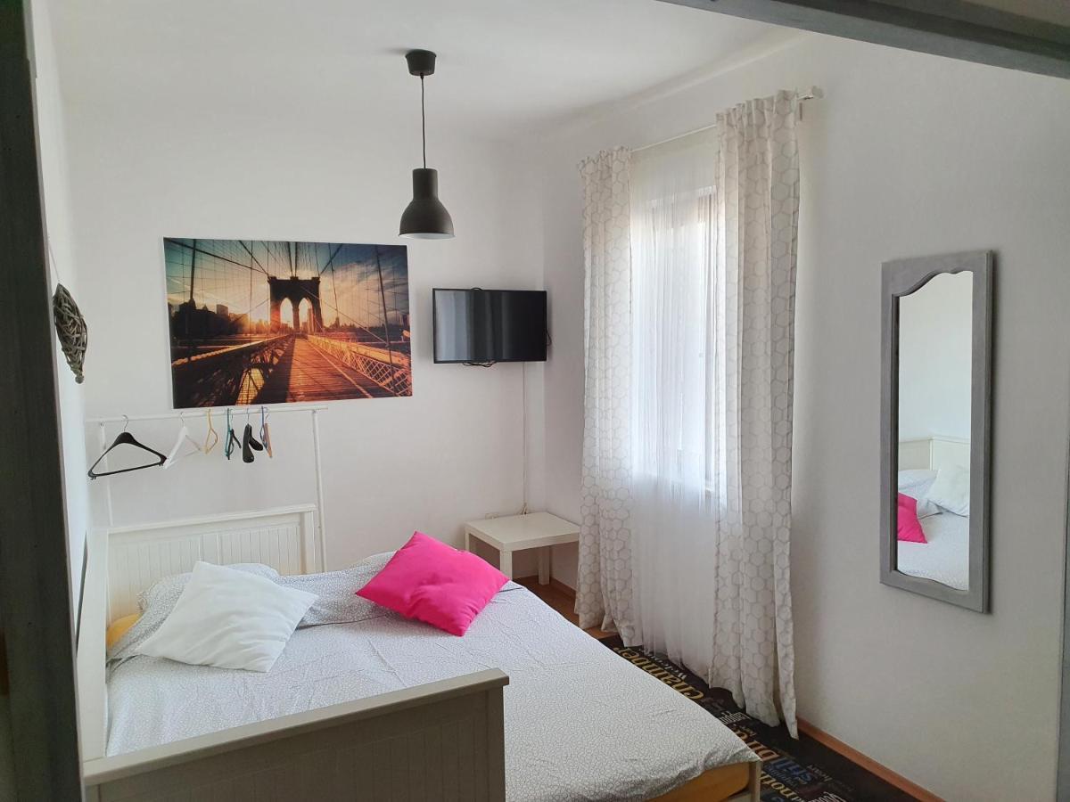 Aenona Sunny Apartment Vrsi Esterno foto